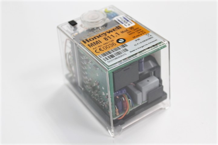 Jednostka sterująca spalaniem Honeywell Satronic MMI811.1 mod.35 0621120U 3